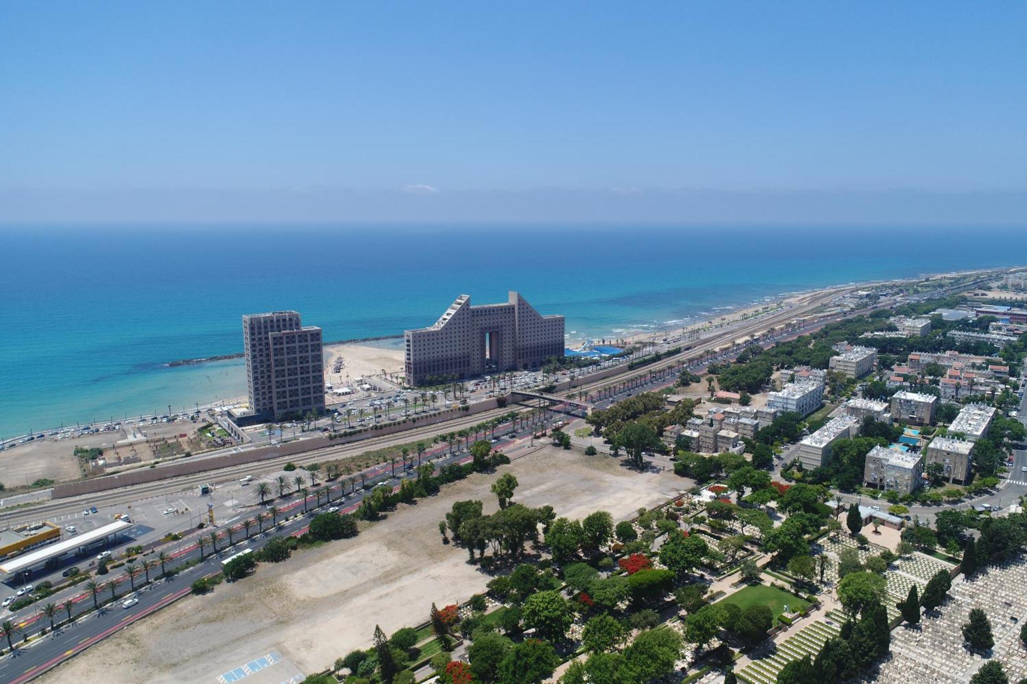 אלמוג - מגדל הים * Haifa