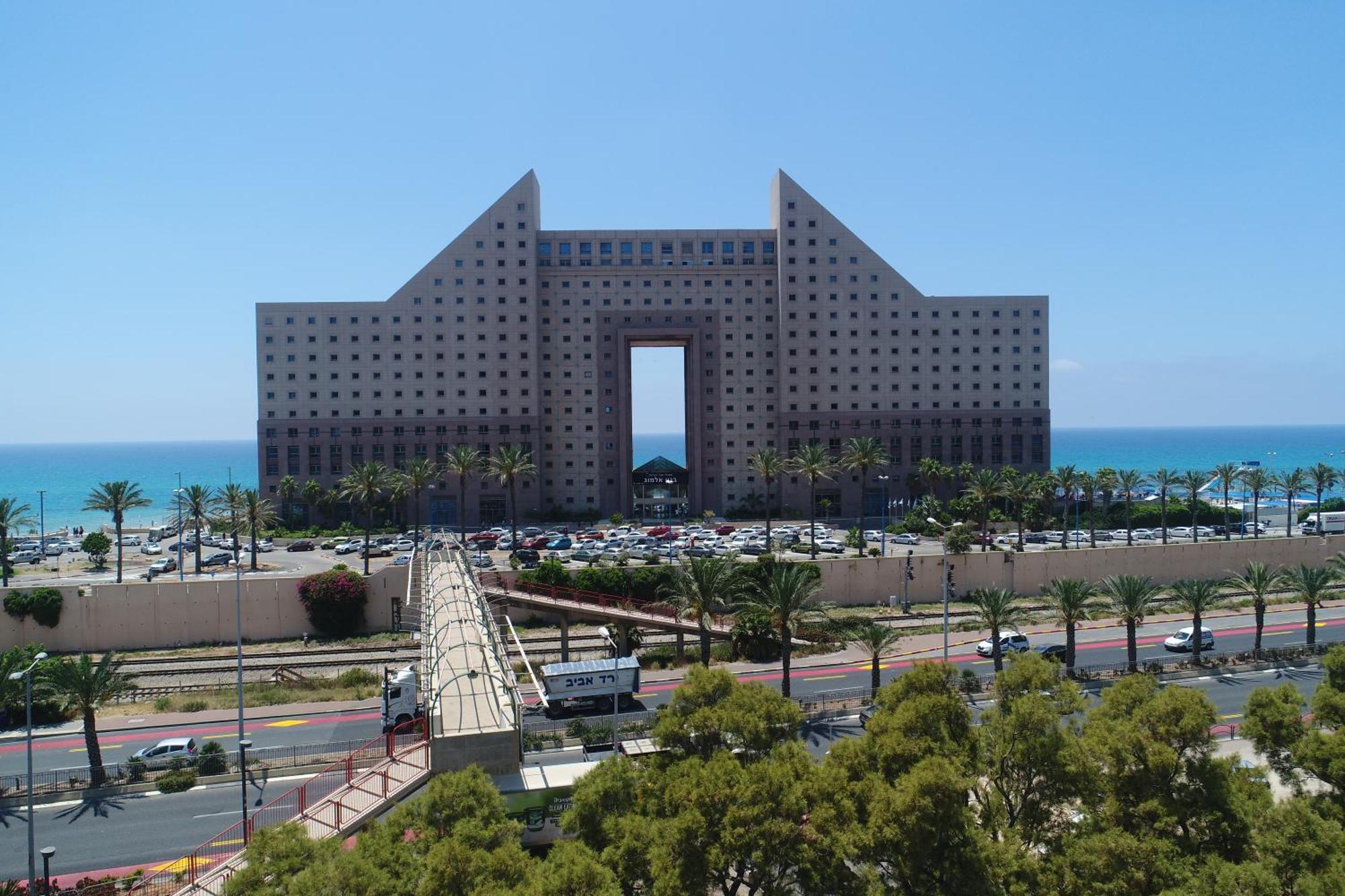 אלמוג - מגדל הים Haifa