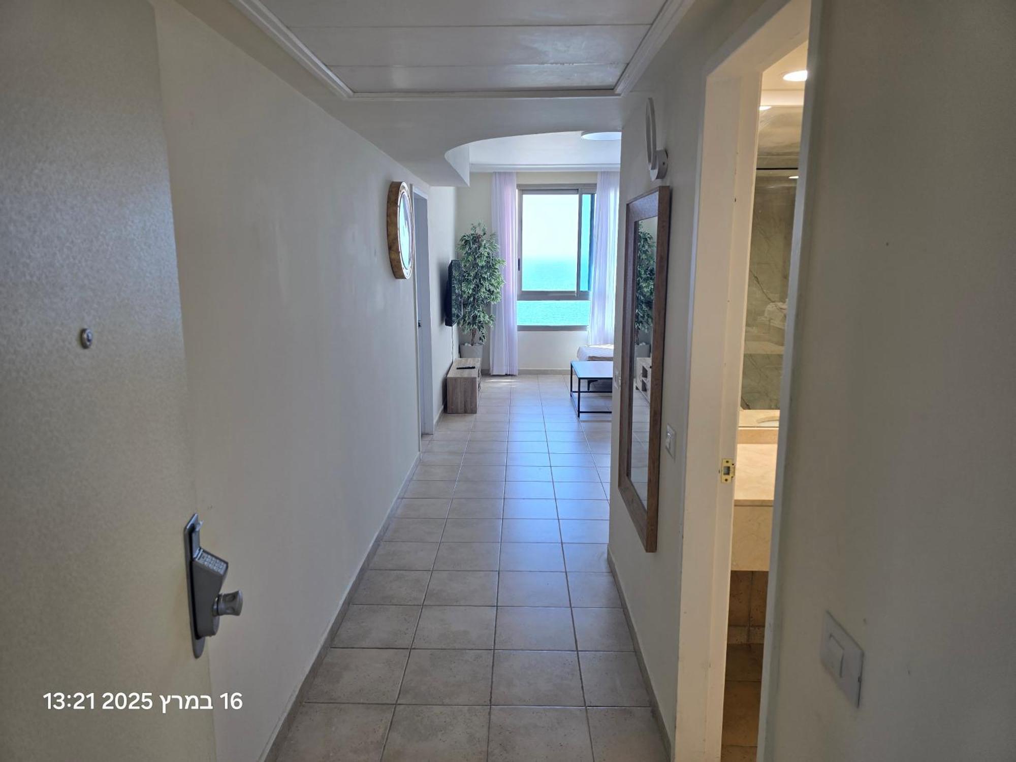 Apartment אלמוג - מגדל הים
