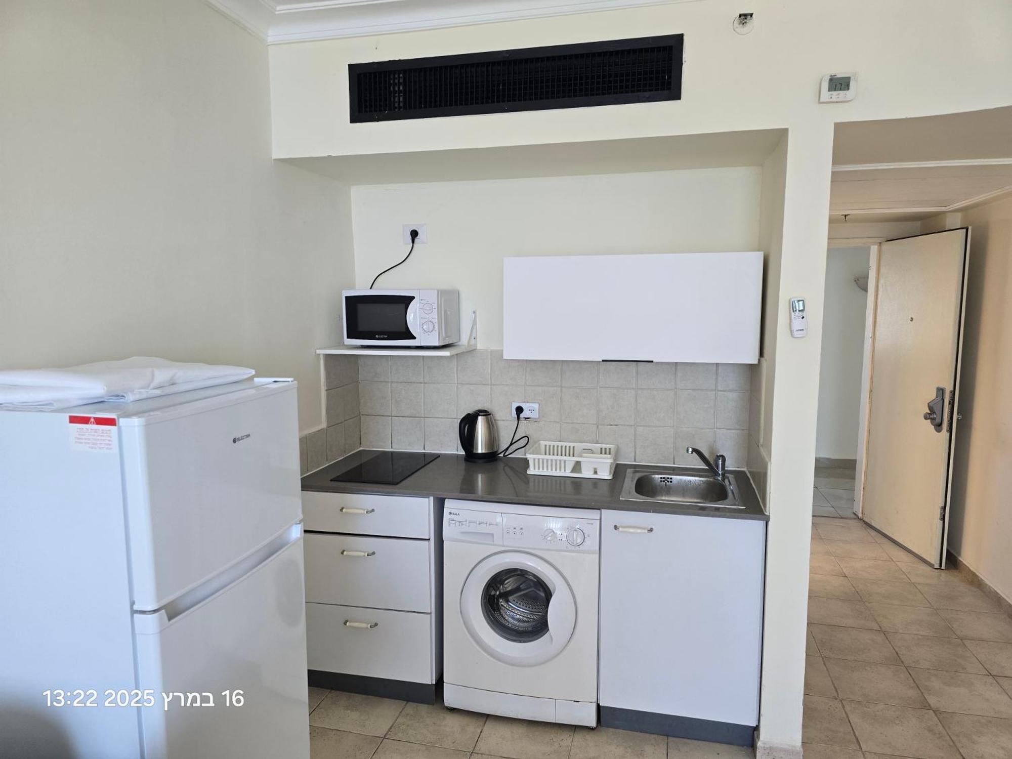 אלמוג - מגדל הים Apartment