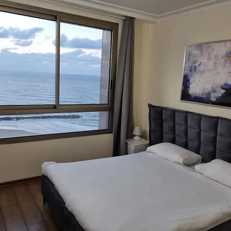 דירות אלמוג - מגדל הים Haifa Room photo