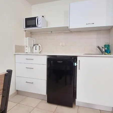 דירות אלמוג - מגדל הים Haifa Room photo