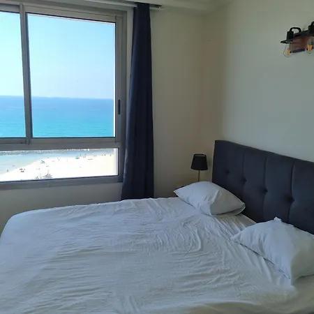 דירות אלמוג - מגדל הים Haifa Room photo