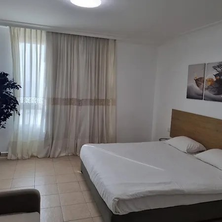 דירות אלמוג - מגדל הים Haifa Room photo